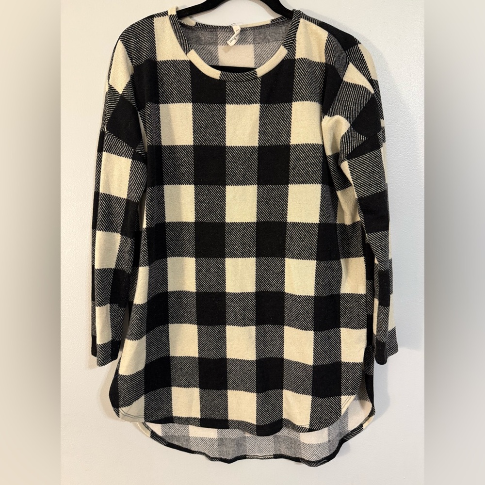 Beeson River Black and Cream Checkered Shirt
